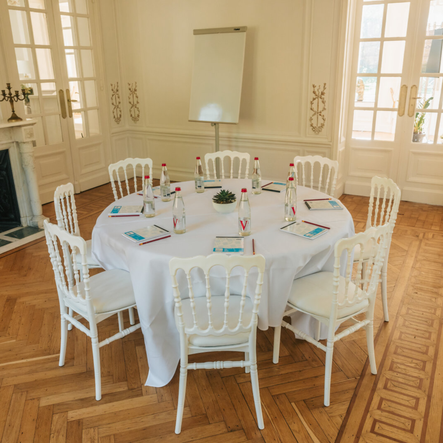 Chaise Napoleon Blanche 3